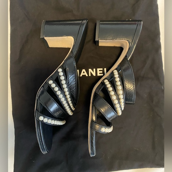Chanel 20P Black White Pearl Strap CC Logo Slide Slip Sandal Mule Block Heel 38 - Picture 9 of 13